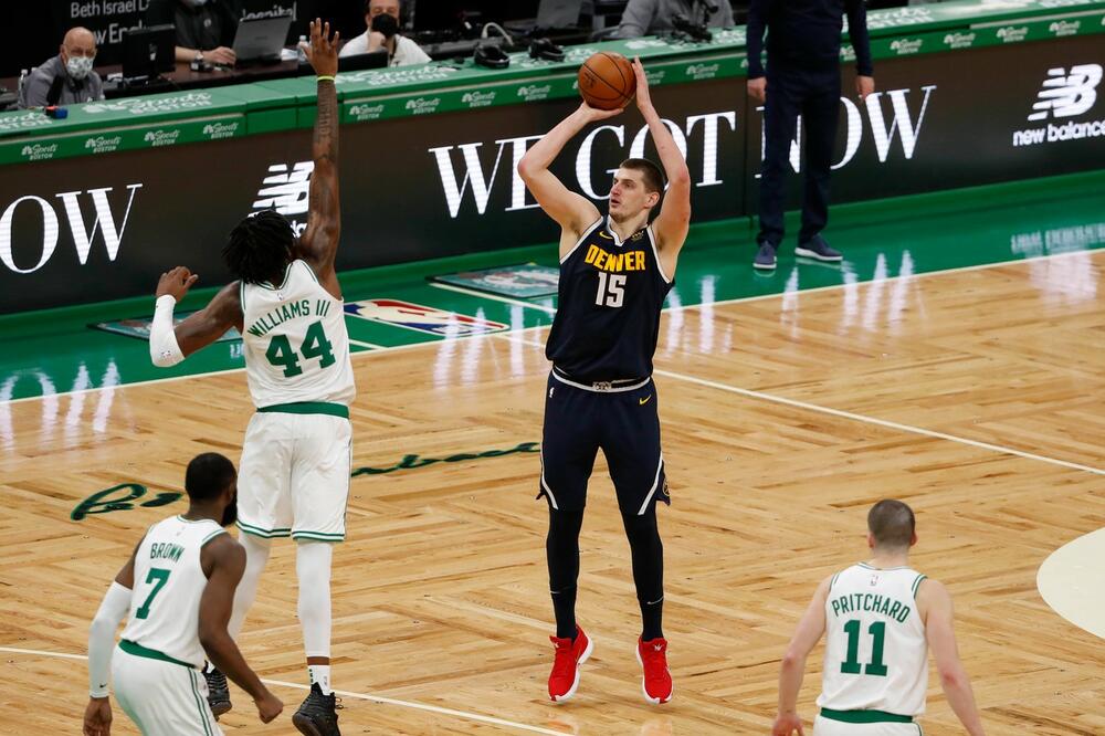 KO TO SUMNJA U MVP ZVANJE? Jokić sam igrao prvo poluvreme i brojao do 43, ali Boston je jednostavno jači!