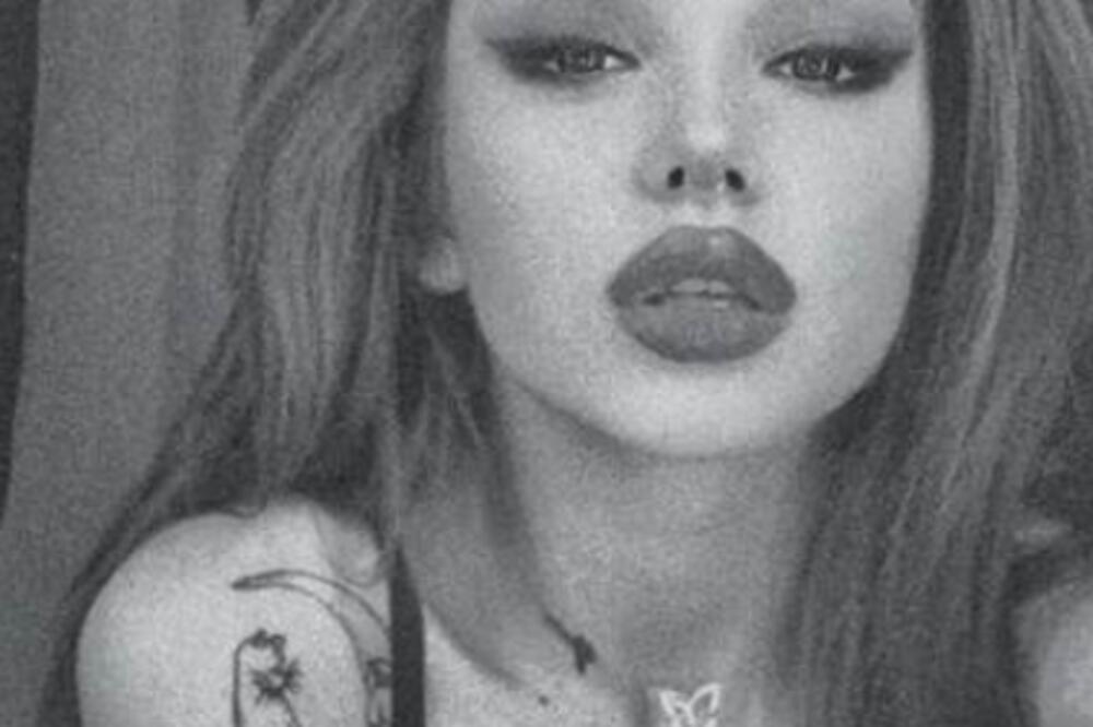 KAKAV SPLET OGAVNIH REČI U JEDNOM STIHU: Svi se krstom krste šta je Breskvica otpevala! (VIDEO)