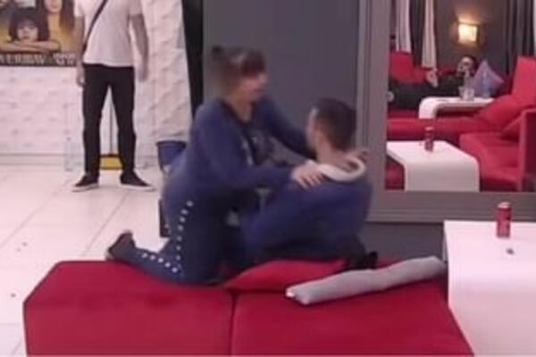 PONIŽENJU NEMA KRAJA! MILJANA PREKLINJE ZA INTIMNI ODNOS: Danijel ZAPREPAŠĆEN, moli je da OBUČE GAĆE!