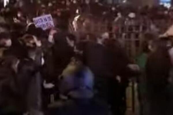 HILJADE DEMONSTRANATA BESNI U MADRIDU: Haselovo hapšenje povod za okršaj sa policijom (VIDEO)