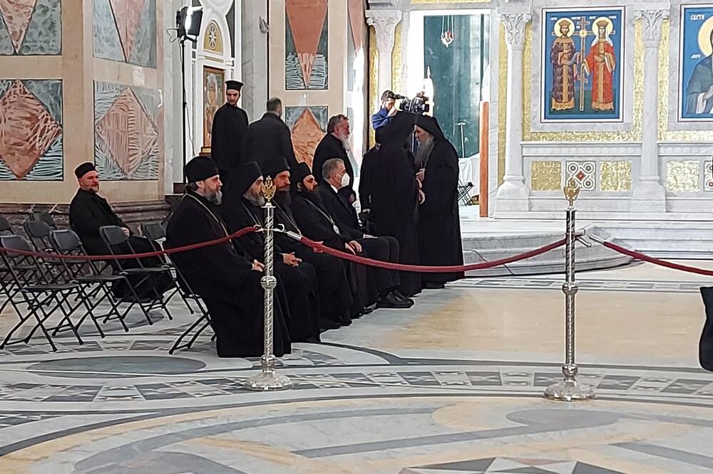 POZNATA SVA TRI KANDIDATA ZA NOVOG PATRIJARHA SPC: Završen prvi krug glasanja