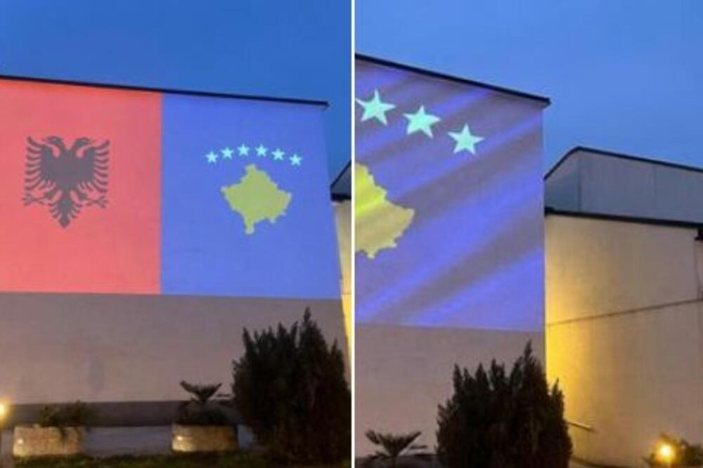 ALBANSKE ZASTAVE VIJORE SE U CRNOGORSKOM GRADU: Gradonačelnik pozdravio ZDRAVKA KRIVOKAPIĆA!