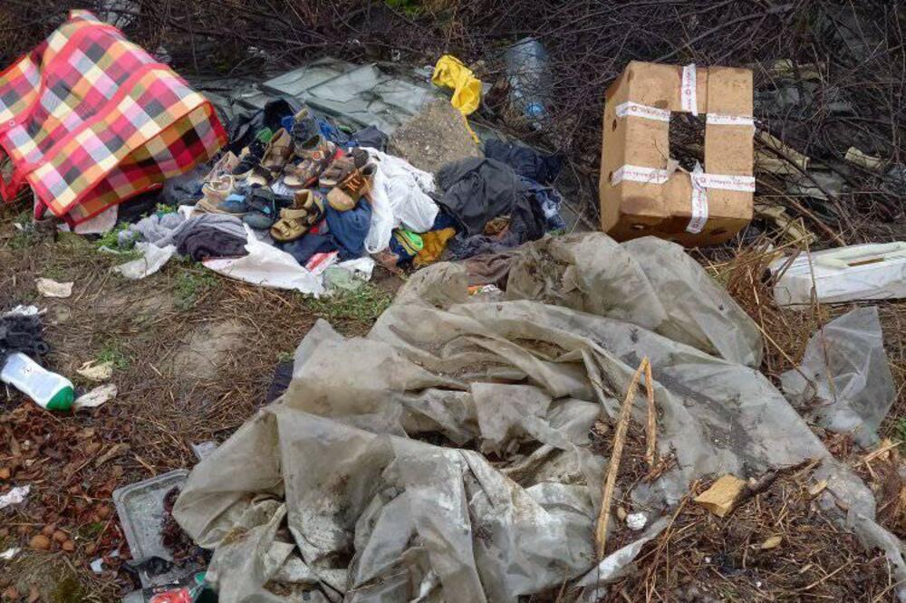 NEVIĐENI SMRAD SE ŠIRIO NA PODRUČJU NASELJA BRĐANI: Kada su pronađeni džakovi usledio je šok