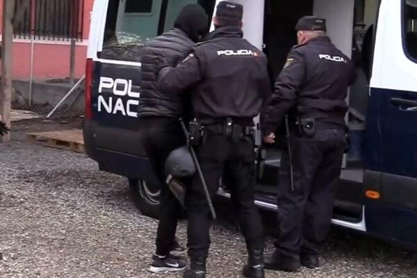 POLICIJA RAZBILA ŠPANSKO-SRPSKU KRIMINALNU GRUPU: Uhapšeno 13 osoba zbog droge (VIDEO)