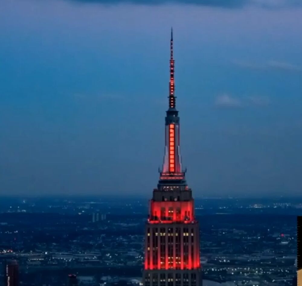 Njujork stejt bilding je u crvenim bojama, kao i nekolicina zgrada koje će se priključiti ovoj akciji 