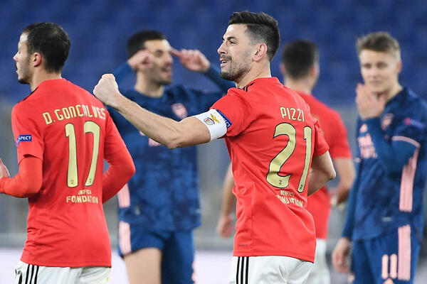 TADIĆ POKRENUO PREOKRET AJAKSA U FINIŠU, REMI BENFIKE I ARSENALA! 7 golova i u Belgiji, 6 u Norveškoj! (VIDEO)