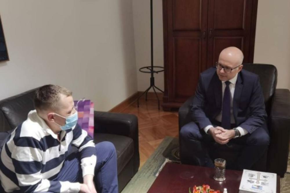 VUČEVIČ: Miloš je naš heroj, grad Novi Sad i ja ćemo učiniti sve da mu pomognemo!