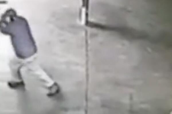 KAD BI NEKO NAPAO OVOG RADNIKA GRADSKE ČISTOĆE, MNOGO BI SE PREVARIO: Pogledajte SNIMAK! (VIDEO)