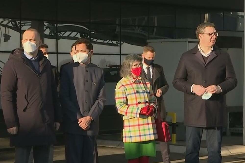 MLADI STRUČNJACI IZ SRBIJE SU UČESTVOVALI U RAZVOJU ASTRAZENEKE: Ambasadorka Velike Britanije otkrila SJAJNU STVAR