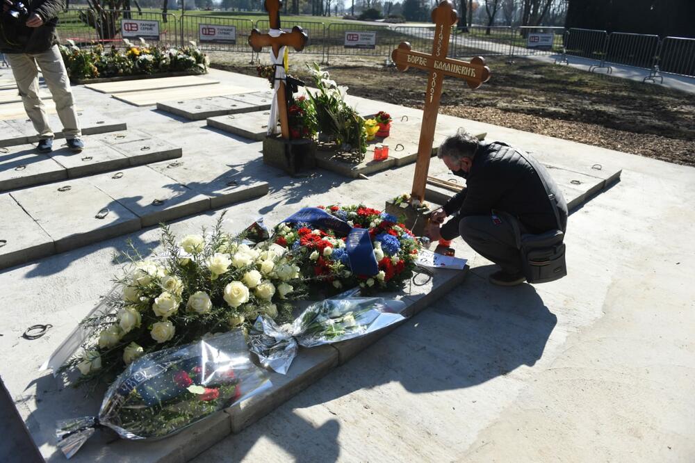 SAHRANJEN ĐORĐE BALAŠEVIĆ: Ispraćen uz zvuke tamburaša i pesmu OLIVERA!