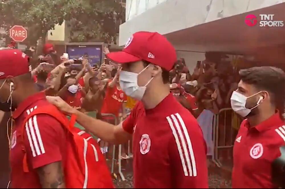 LUDNICA U BRAZILU: Izbio sukob između navijača i policije (VIDEO)