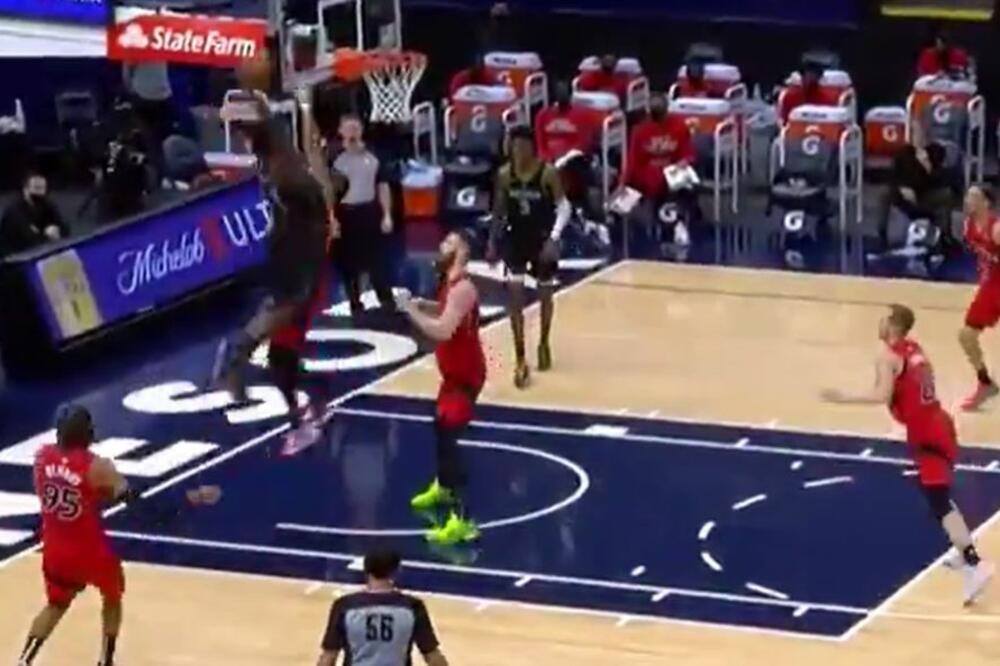 AUUUUUU KAKVO "POSTERIZOVANJE": Gasite sve, već imamo zakucavanje godine!