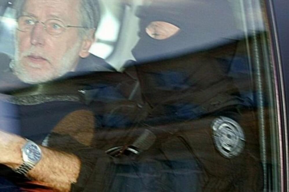 SERIJSKI UBICA BIO OPSEDNUT DEVOJČICAMA, SUMNJA SE DA JE URADIO NEŠTO STRAVIČNO: Žena mu bila saučesnik! (VIDEO)