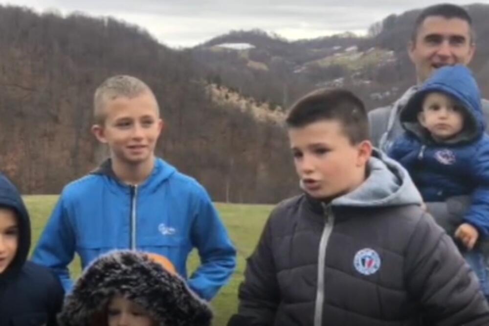 KOSTIĆI GENERACIJAMA UNAZAD ŽIVE NA PLANINI BEZ PUTA, ALI ZDRAVI I SREĆNI: Ne boje se ničega i ništa im nije teško