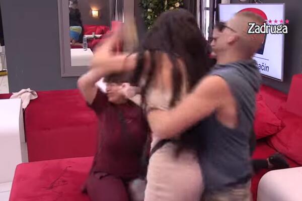 TARA SIMOV KRVNIČKI PESNICAMA UDARALA MILJANU KULIĆ U GLAVU: Nemilosrdno i jezivo je ŠUTIRALA, PALA I KRV! (VIDEO)