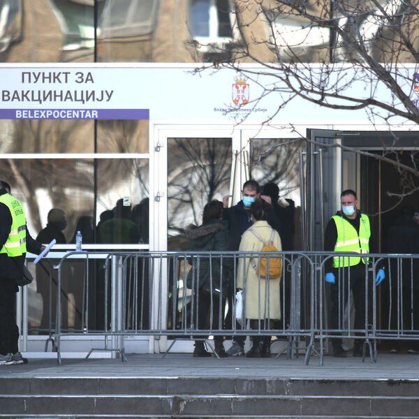 U SRBIJI ZA VIKEND VAKCINISANI RADNICI IZ 1.500 FIRMI IZ REGIONA: Najviše radnika došlo iz BiH i Severne Makedonije