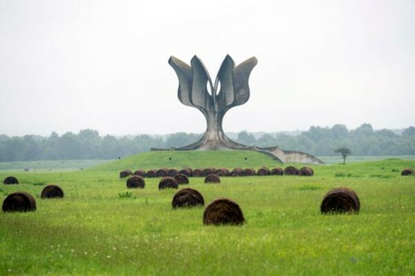 NAKON TRI DECENIJE: Đaci iz Srbije idu u posetu logoru Jasenovac, sećanje na STRAŠNU PROŠLOST NAŠEG NARODA