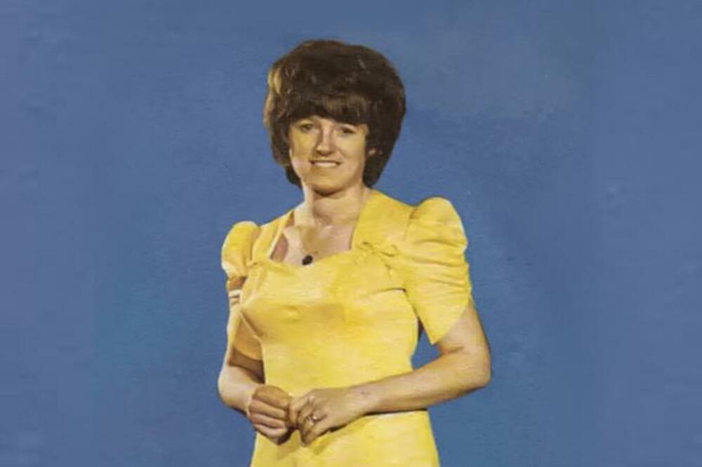 DOK JE ONA PEVALA, RODITELJI SU JOJ BILI MRTVI U KAPELI: Sada uživa u NEVEROVATNOM LUKSUZU, a potpuno je DRUGAČIJA!