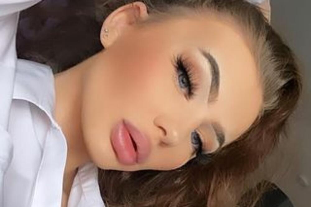 DA NE VERUJEŠ! IMA 24 GODINE, PRELEPA JE I VOZI AUTOBUS: Postala je NEVIĐENI HIT na društvenim mrežama!