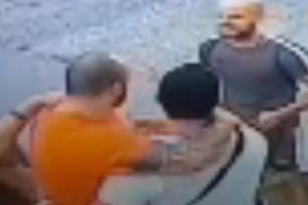 POJAVIO SE SNIMAK BRUTALNE TUČE U KRAGUJEVCU: Akteri pripadnici dobro poznate kriminalne grupe? (VIDEO)