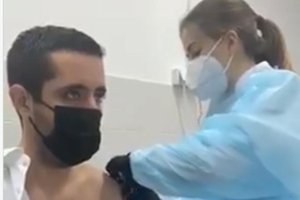 TOMISLAV MOMIROVIĆ PRIMIO VAKCINU ASTRAZENEKA: Odmah se obratio građanima, imao je važan APEL! (VIDEO)