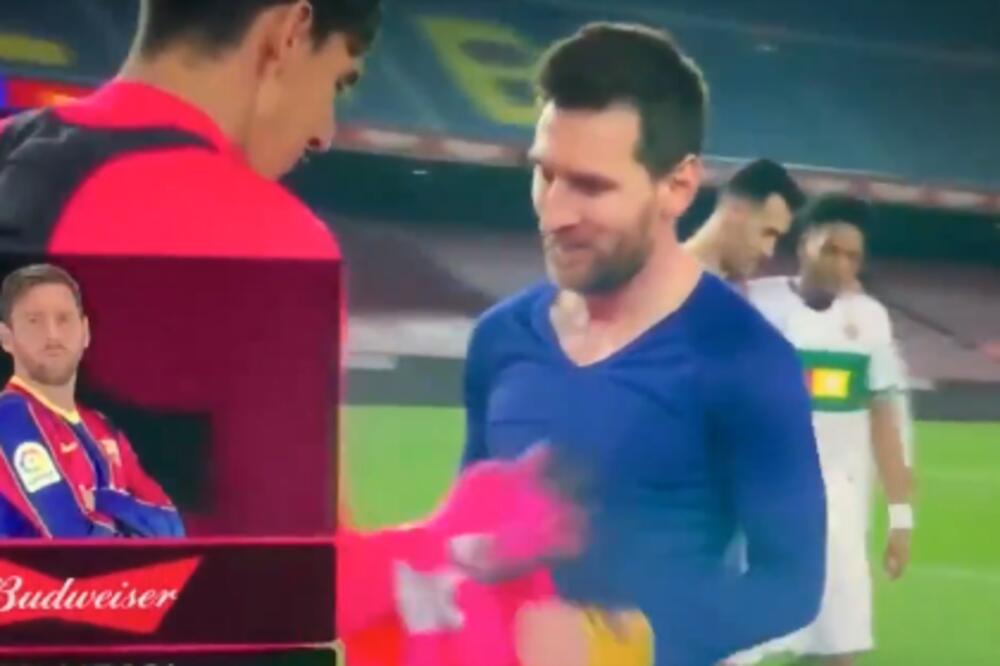 GOLMAN ELČEA DOBIO VREDAN POKLON: Mesi mu dao dres, a onda ga još prijatnije iznenadio! (VIDEO)