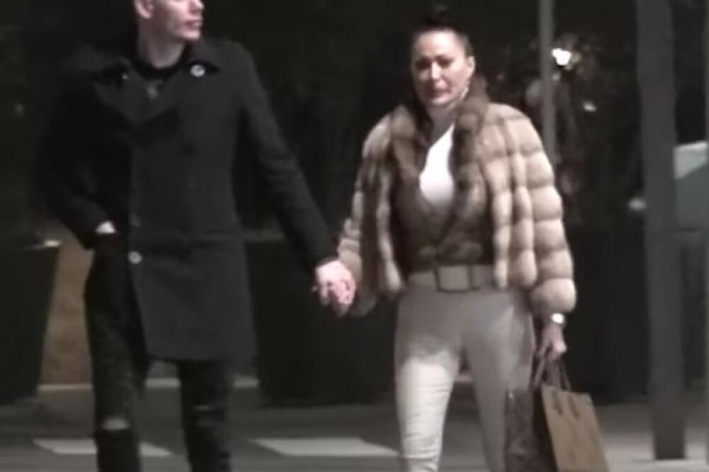 DEČKO CECE RAŽNATOVIĆ MORAO HITNO U IZOLACIJU: Bio je bolestan, pevačica ga je NEGOVALA u vili, isplivali DETALJI!