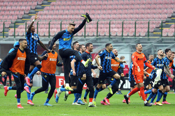 KORONA PREKINULA NALET INTERA: Ceo tim lidera Serije A u karantinu zbog članova uprave!