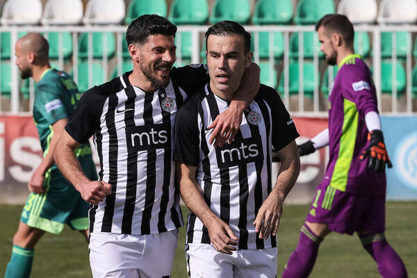 NATHO POZDRAVIO SAIGRAČE PRED FINIŠ POLUSEZONE: "Molim vas, ne dajte Vujketu i Čakiju da postižu golove!"