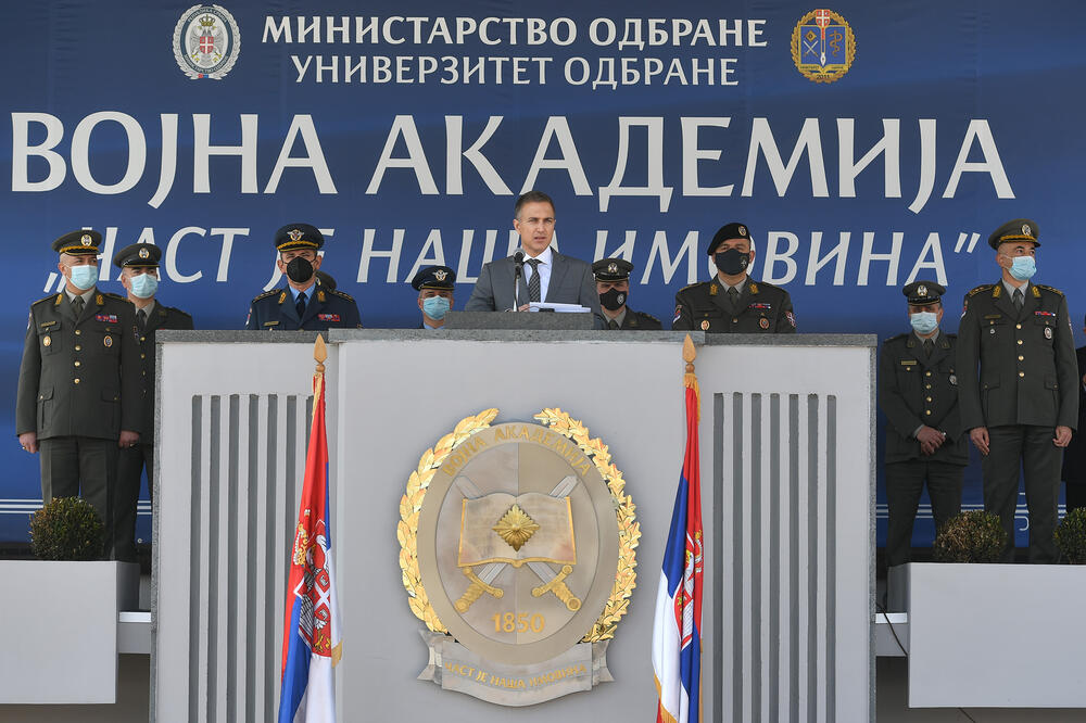 STEFANOVIĆ NA PROMOCIJI NAJMLAĐIH REZERVNIH OFICIRA: Danas dobijamo čin, zvanje i priznanje naše zemlje!
