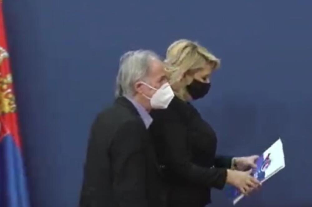 DR PELEMIŠ ZAGRLIO DARIJU I ŠAPNUO JOJ NEŠTO NEOBIČNO: Nije bilo za svačije uši, ali ipak greškom je čula cela sala