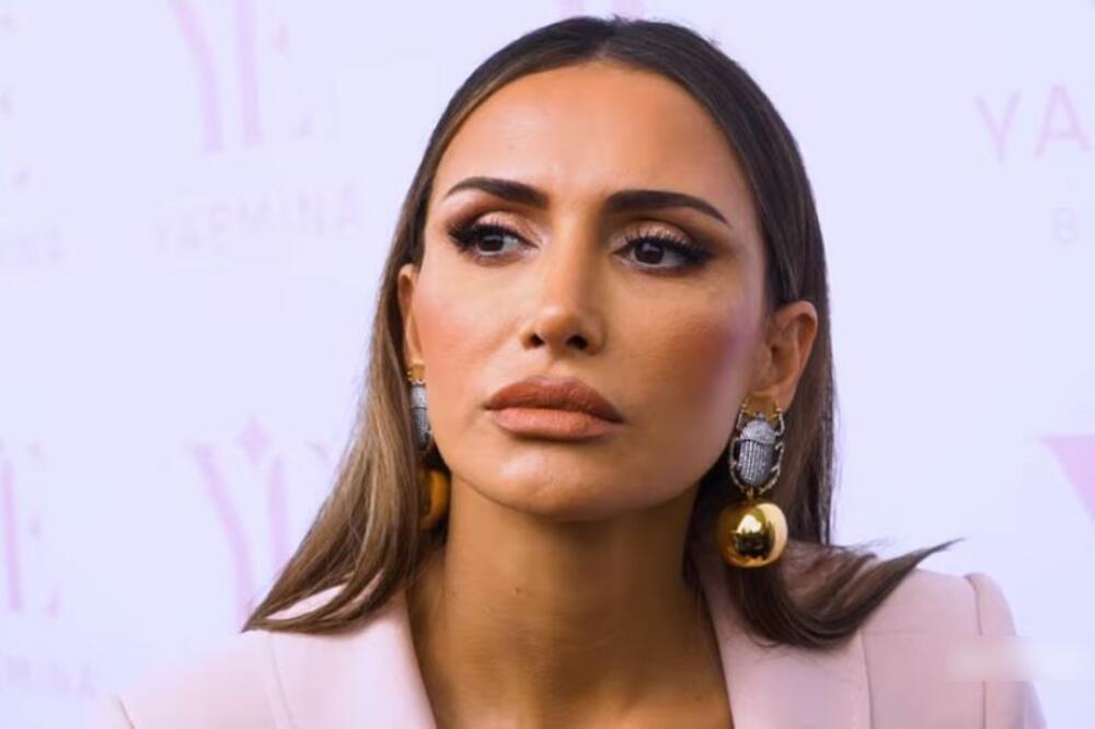 EMINA JAHOVIĆ JE DANAS MUZIČKA ZVEZDA, A NJENU TAJNU IZ PROŠLOSTI MALO KO ZNA: Krila je svih ovih godina! (VIDEO)