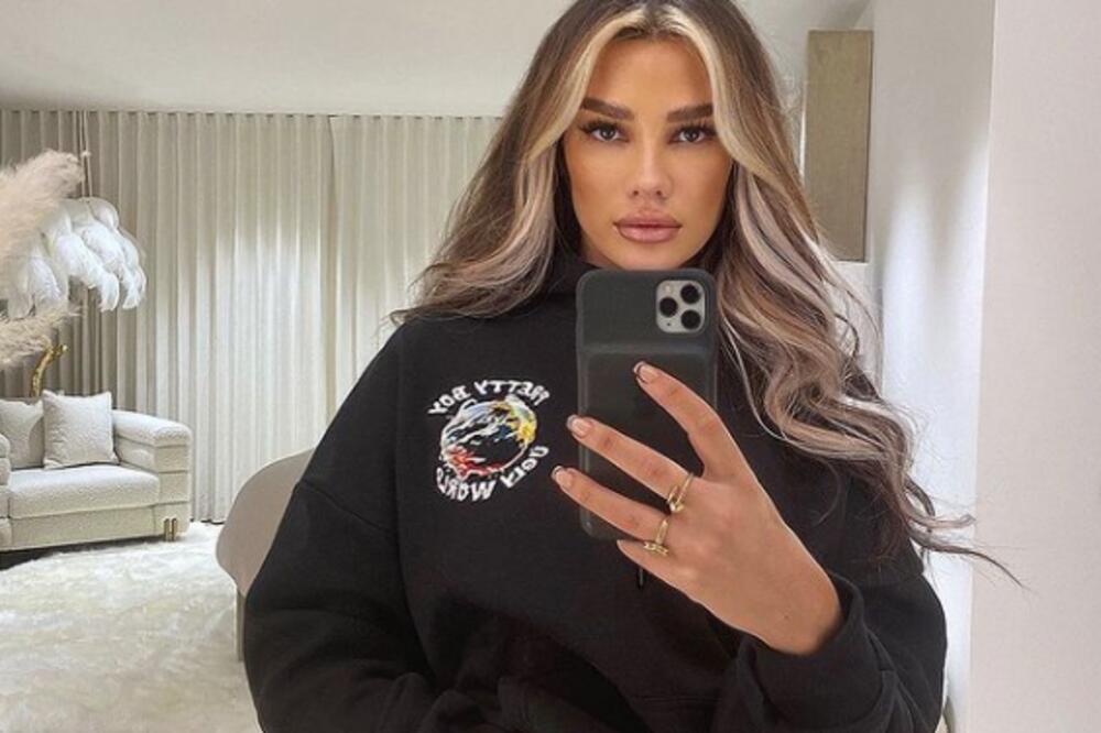 PRELEPA MANEKENKA GA OSTAVILA ZBOG IGRICE! As Totenhema se sad igra sam... (FOTO)