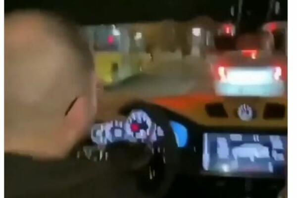 MAJSTORE, SAD VIŠE NEĆEŠ DA DIVLJAŠ PO GRADU! Policija uhapsila BAHATOG vozača iz Zemuna, oduzet mu AUTO (VIDEO)