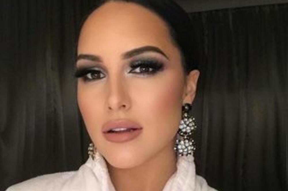 LAKO JE NJOJ! ULOŽILA BOGA OCA U BIZNIS: Sebi nije uspela da kupi ni 'GAĆE' jer to radi iz LJUBAVI, a ne zbog para!