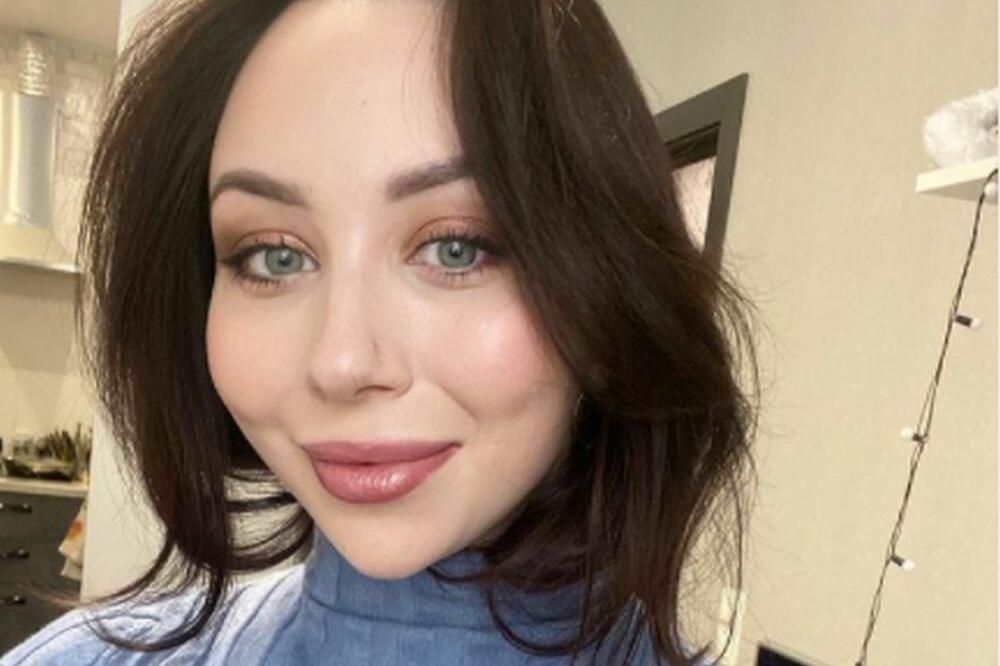 SVETSKA ŠAMPIONKA SE FOTKALA ZA EROTSKI MAGAZIN: Zavodljiva Ruskinja u provokativnim pozama!