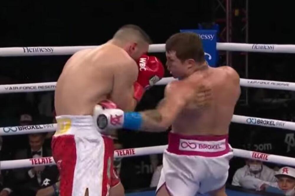 NOKAUT U TREĆOJ RUNDI: Alvarez pokazao zašto je najbolji!