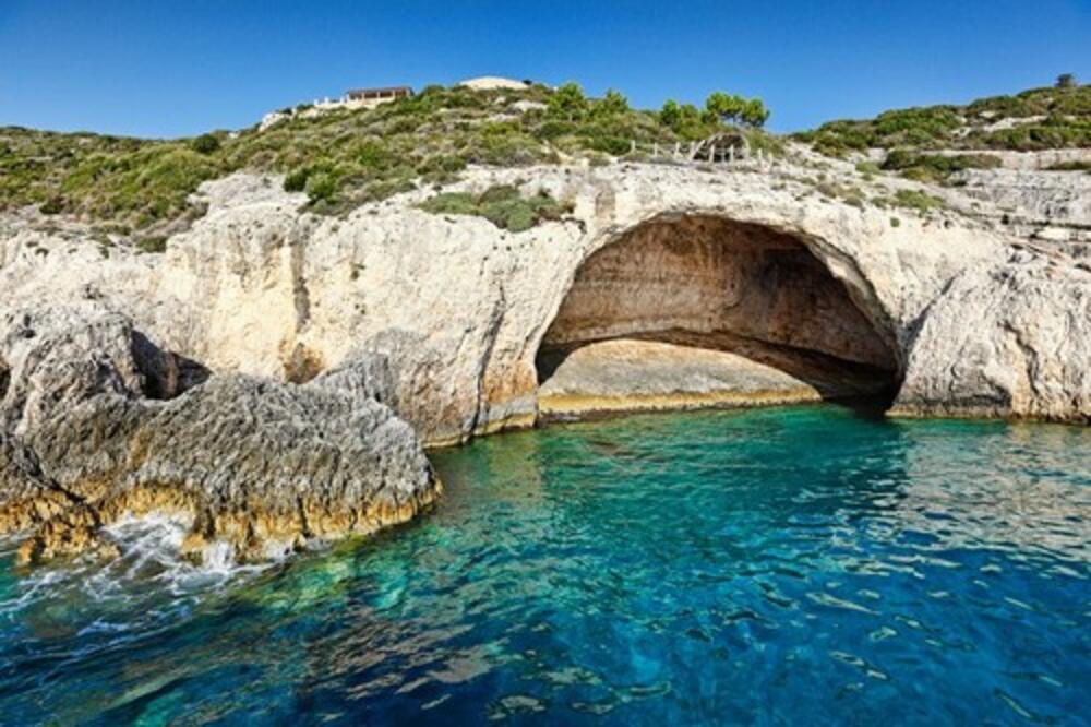 ZEMLJOTRES U OMILJENOM SRPSKOM LETOVALIŠTU! Treslo se jako, jačina je bila 4,1 stepena!