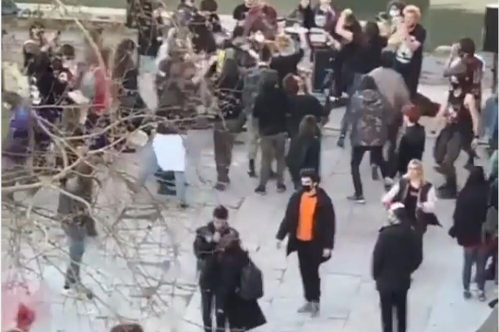 GURALI SE I ŠUTIRALI DOK JE POLICIJA STEZALA OBRUČ: Korona žurka usred Beograda, isplivao šok snimak (VIDEO)