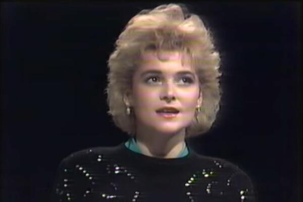 DOBRO POGLEDAJTE SLIKU OVE ŽENE! KAO U ZEMLJU DA JE PROPALA POSLE OGROMNOG USPEHA: