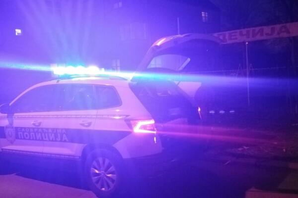 STRAVIČAN SUDAR KOD INĐIJE: Muškarac zaglavljen pod haubom!