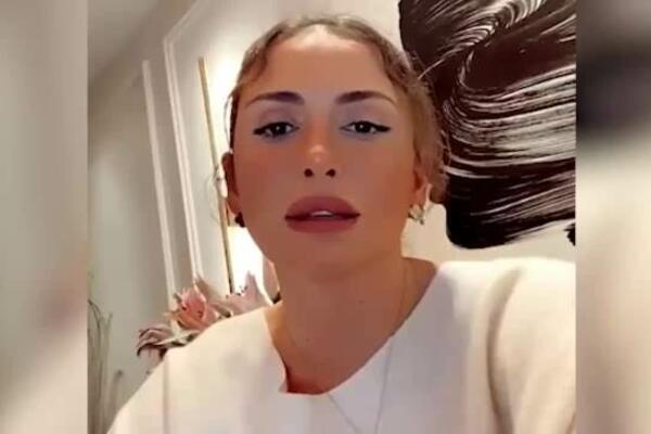 MUKA JOJ JE OD SLAVE! EMINA JAHOVIĆ PRIZNALA ŠTA JOJ JE NA DUŠI: Dotakla se i Mustafe potpuno SLUČAJNO! (VIDEO)