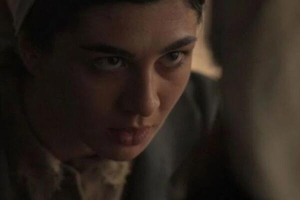 ŠOK! ZVEZDA "DARE IZ JASENOVCA" HOSPITALIZOVANA: Ima JAK PRELOM, sa snimanja pravo u BOLNICU, udarila u PIŠTOLJ!