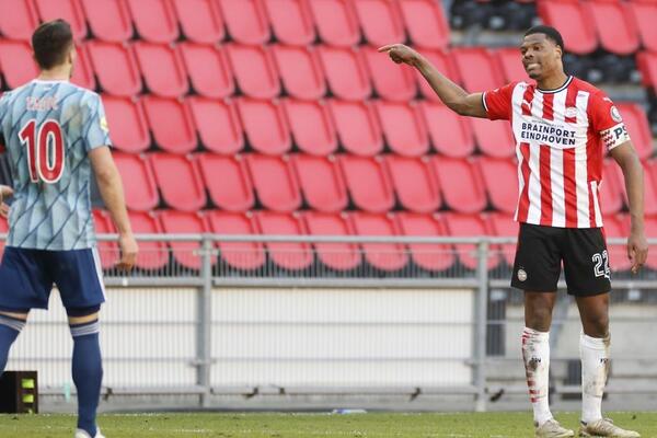 IZ AJNDHOVENA STIGLO IZVINJENJE TADIĆU: Pohapšeni huligani koji su napali srpskog reprezentativca!