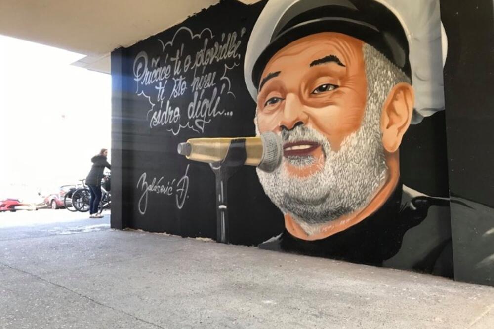 USTAŠKI ZNAK PRELEPLJEN PREKO MURALA ĐORĐA BALAŠEVIĆA: Oskrnavili i uništili prelepu uspomenu!