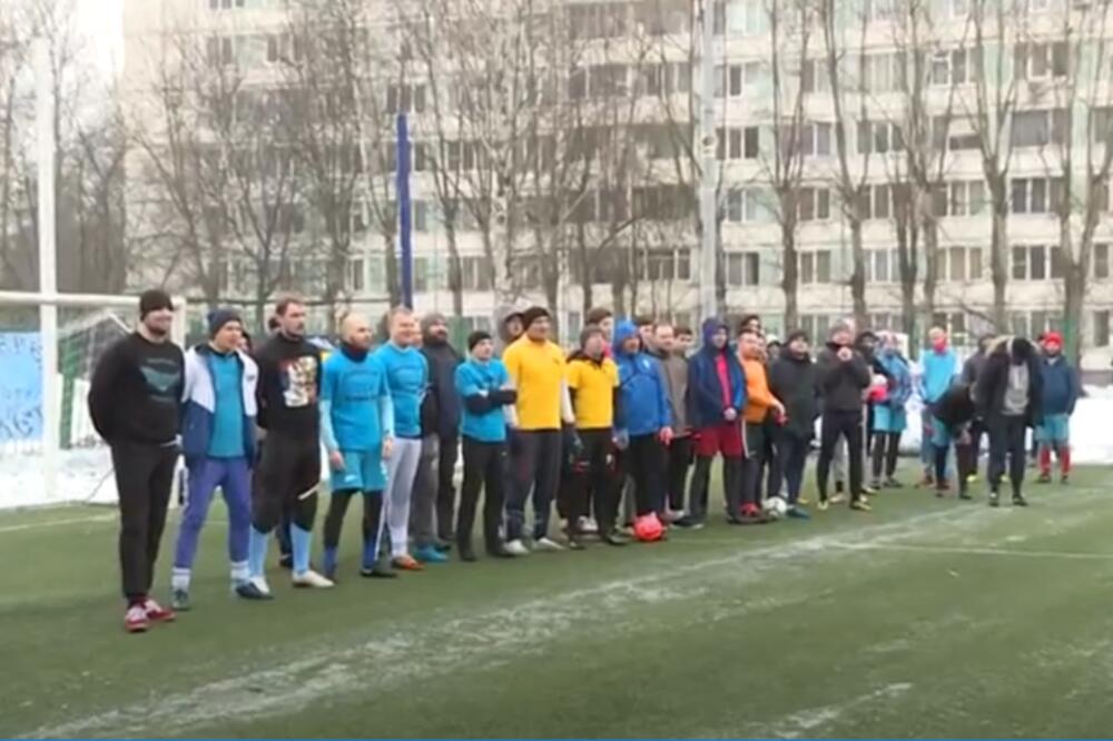 SANKT PETERBURGOM ODJEKIVALO "OJ KOSOVO, KOSOVO": Ruski navijači sakupili pomoć za Srbe na KiM!