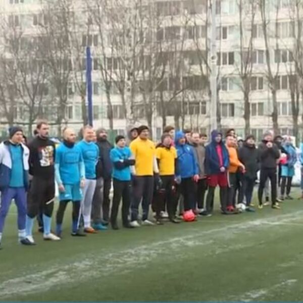 SANKT PETERBURGOM ODJEKIVALO "OJ KOSOVO, KOSOVO": Ruski navijači sakupili pomoć za Srbe na KiM!