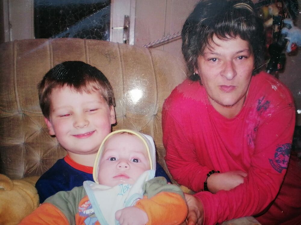 Dečaci sa mamom nekada davno