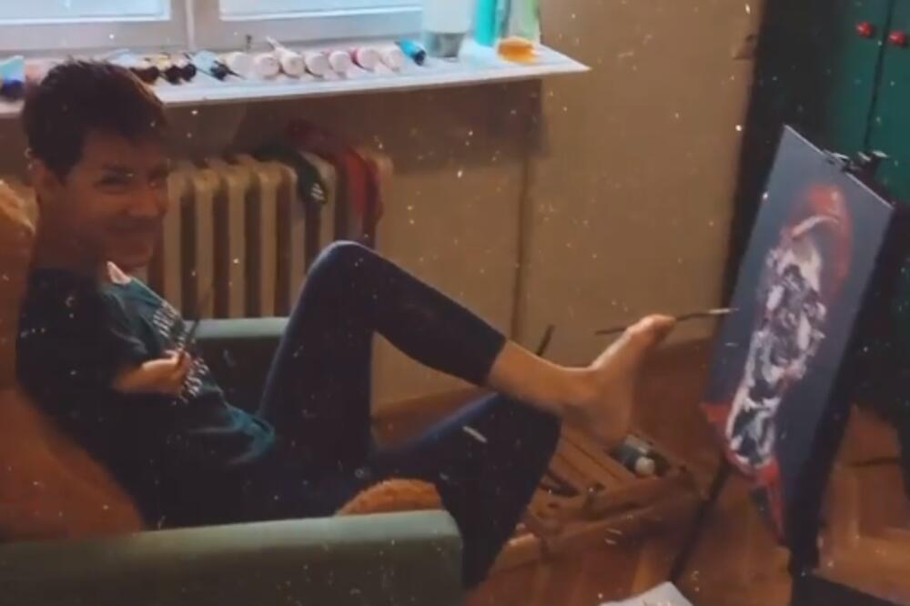 ONA NEMA RUKE, ALI NJEN DUH I TALENAT PREVAZILAZE SVE: Naslikala portret Đokovića koji je i njega oduševio! (VIDEO)