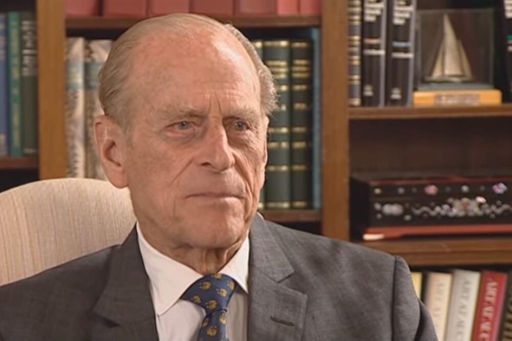 PRINC FILIP HITNO HOSPITALIZOVAN, SVI POMNO PRATE NJEGOVO STANJE: Prebačen u bolnicu za SRČANE BOLESNIKE!